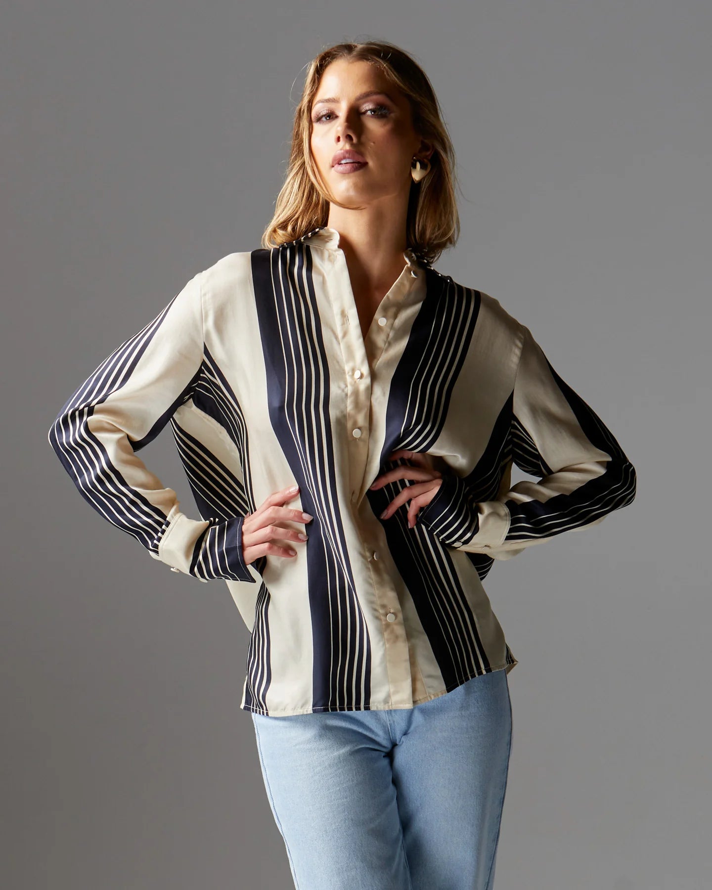 Heartstopper Shirt Navy Stripe