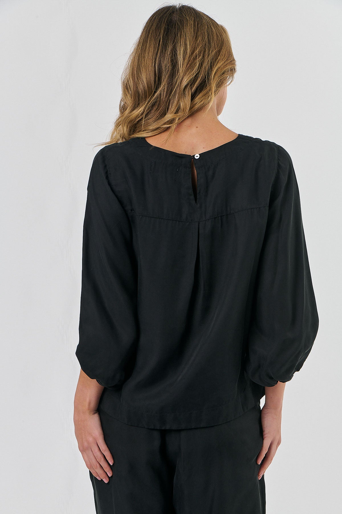 Bishop Sleeve Top Pitch
