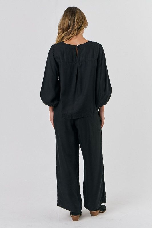 Bishop Sleeve Top Pitch