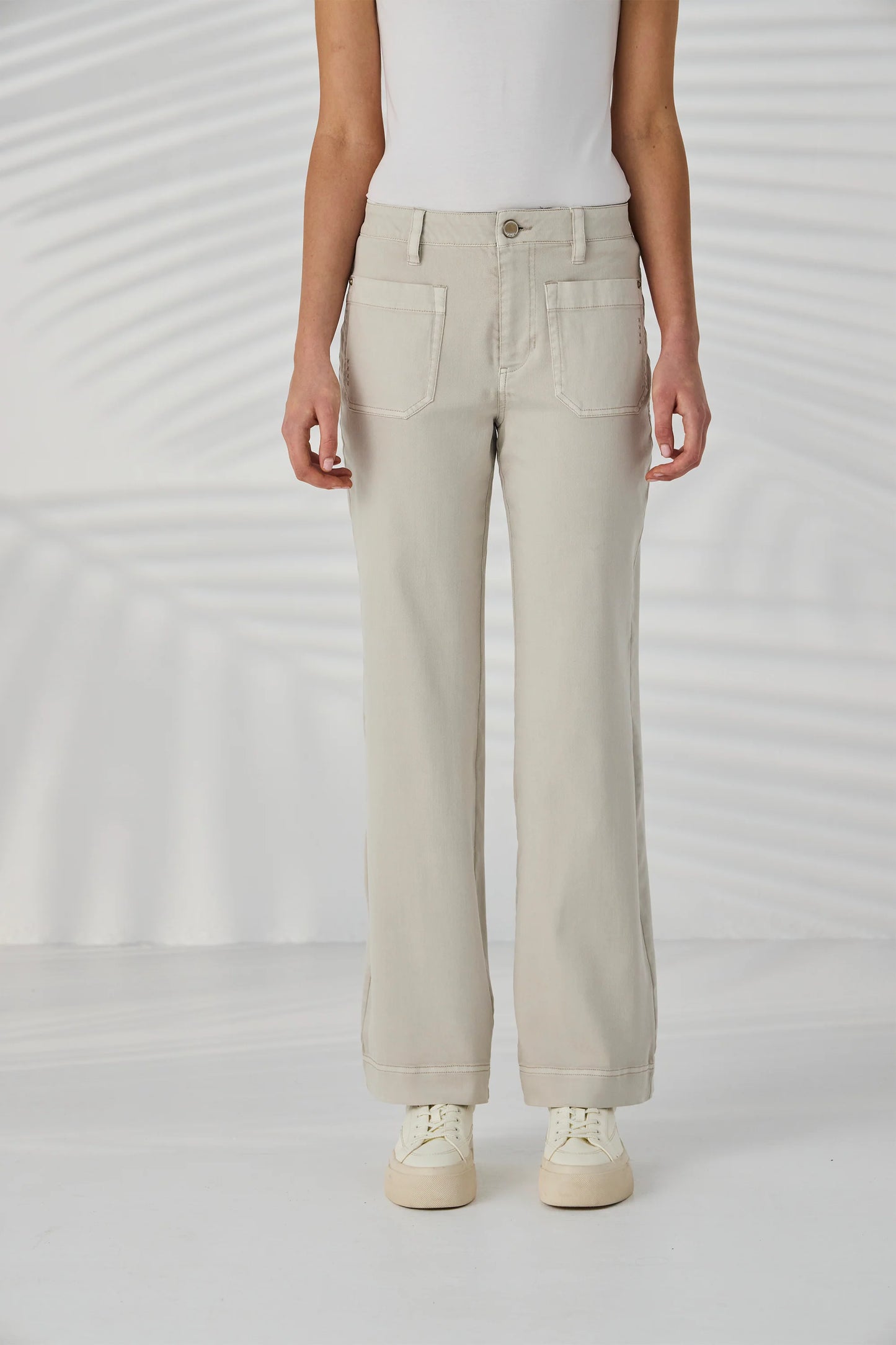 Chrome Jean Almond