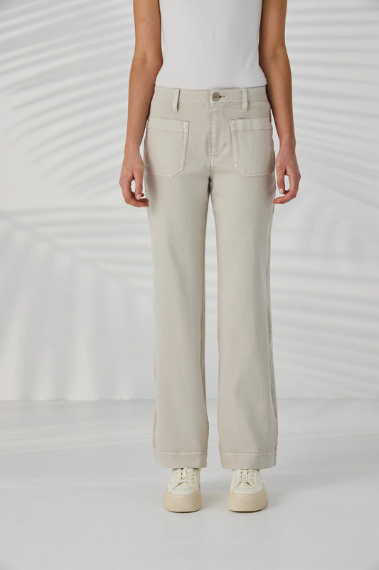 Chrome Jean Almond