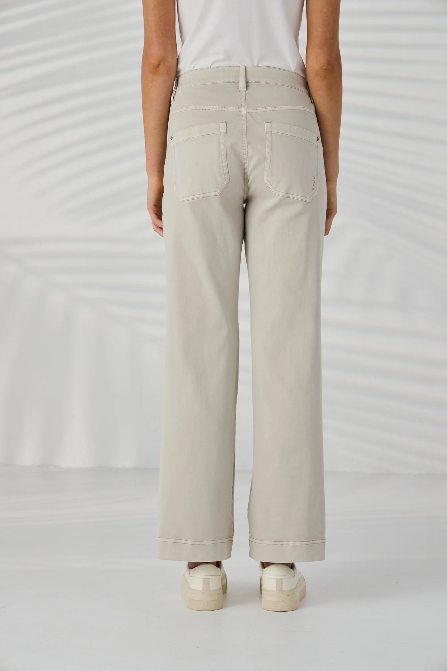 Chrome Jean Almond
