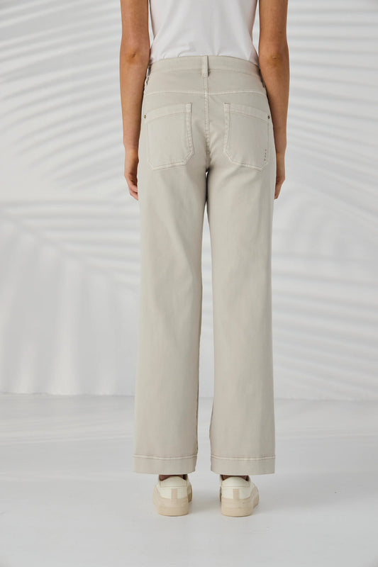 Chrome Jean Almond