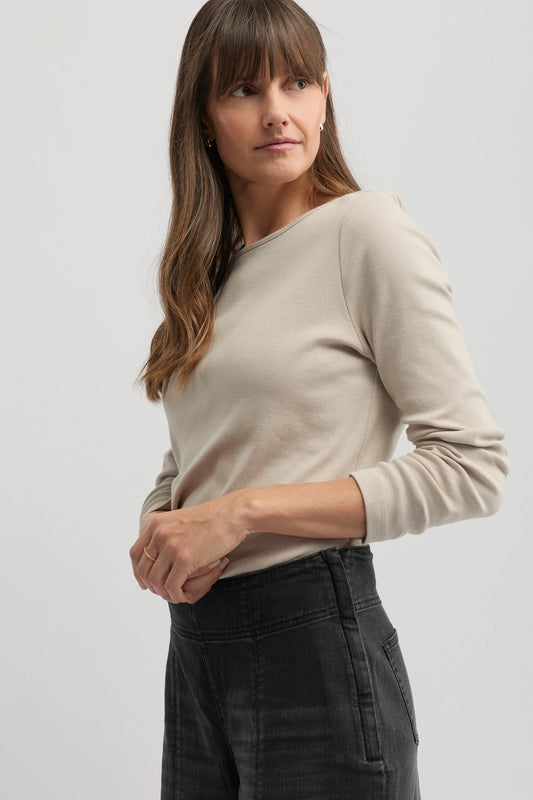 Messenger Tee Almond