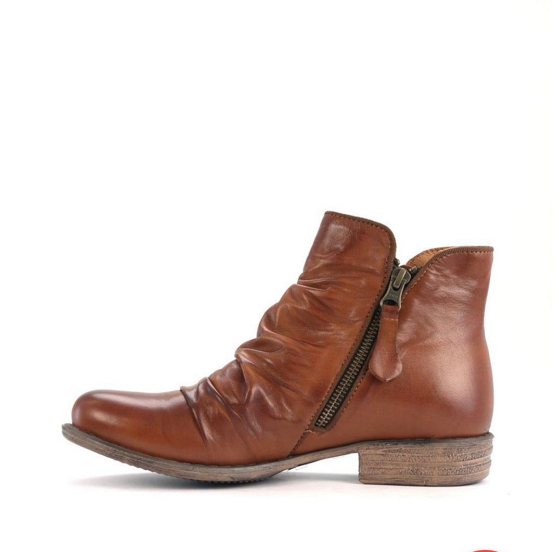 Eos Willet Boots - Brandy